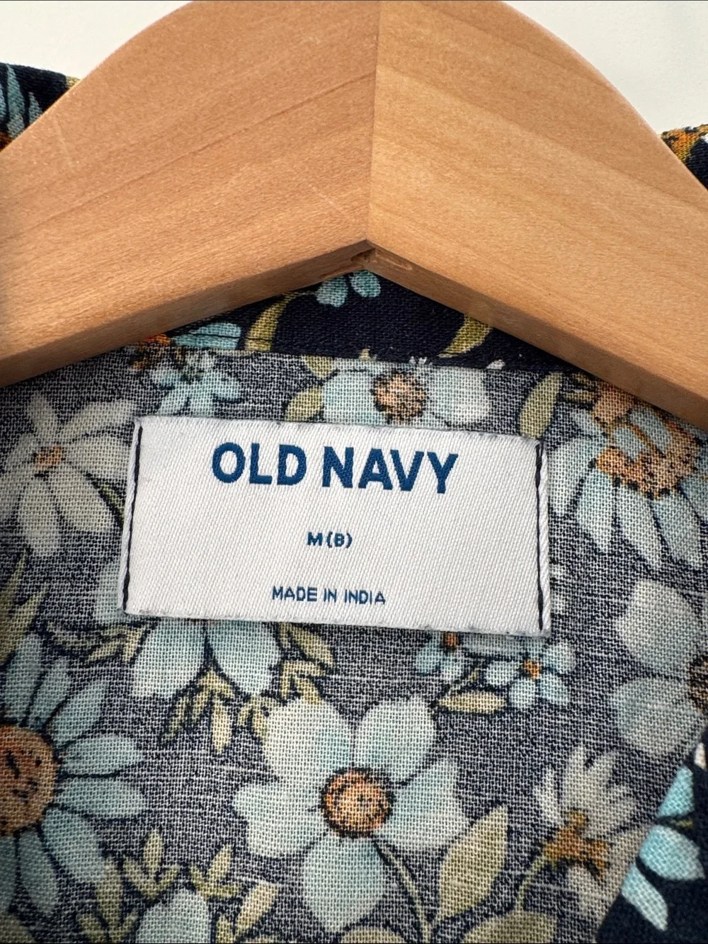 Old Navy kid Navy Floral Short-Sleeve Button-Up Shirt